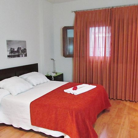 Apartamentos Turísticos Las Nieves Granada Quarto foto
